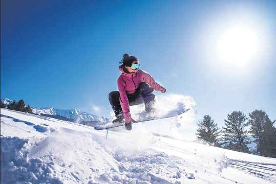 snowboarding-in-himachal-pradesh-combo